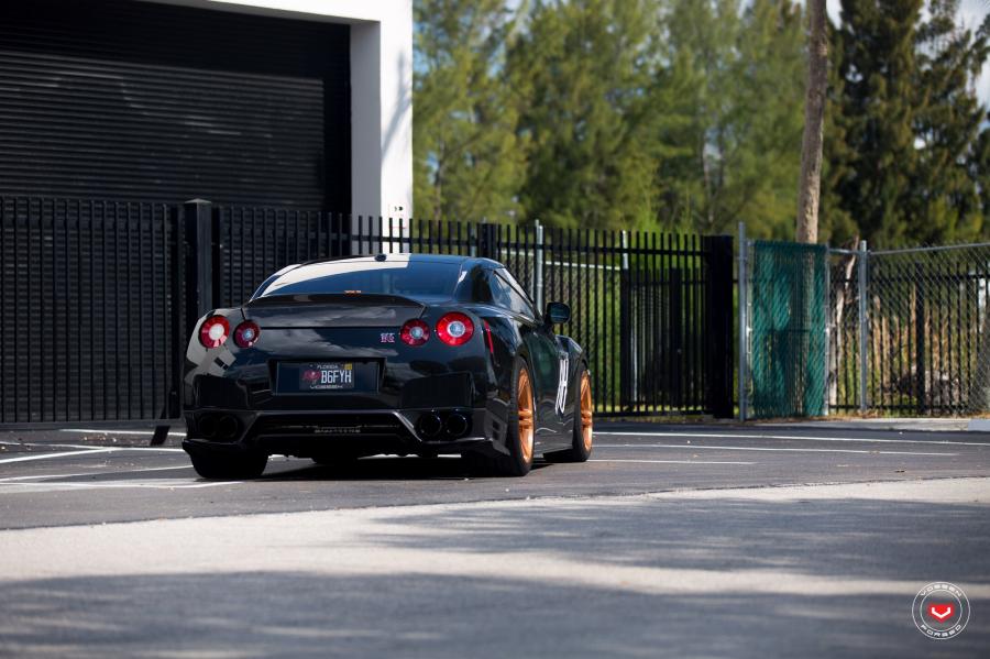  Nissan GT-R on Vossen Wheels (CG-202) 2017 года  (фото 31 из 51)